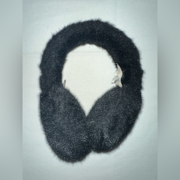 UGG Earmuffs - Picture 2 of 6